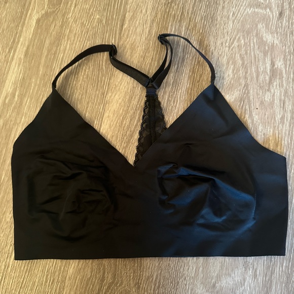 3 Victoria's Secret bralettes. M - Picture 3 of 8